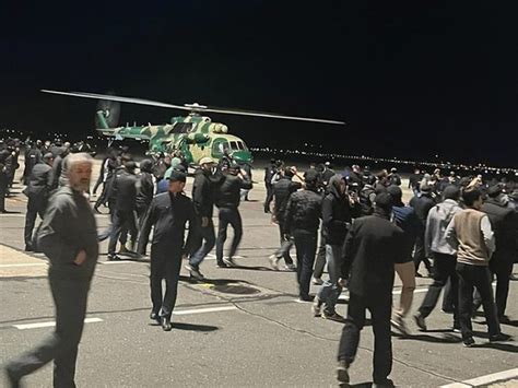 Putin calls meeting after Israeli-hunting mob storms airport